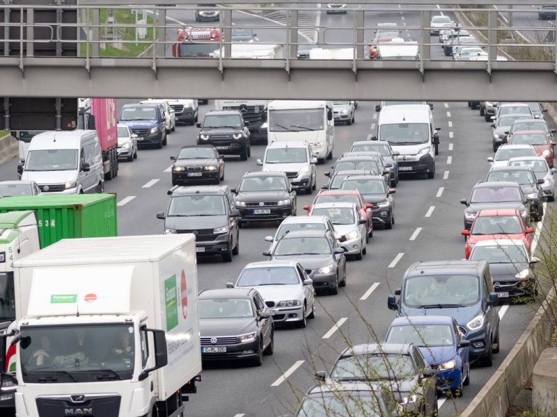 Stau auf der A7 in Hamburg (Symbolbild)